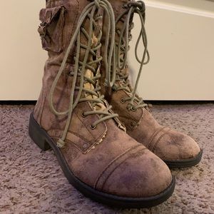 Women’s Roxy Boots- Size 9